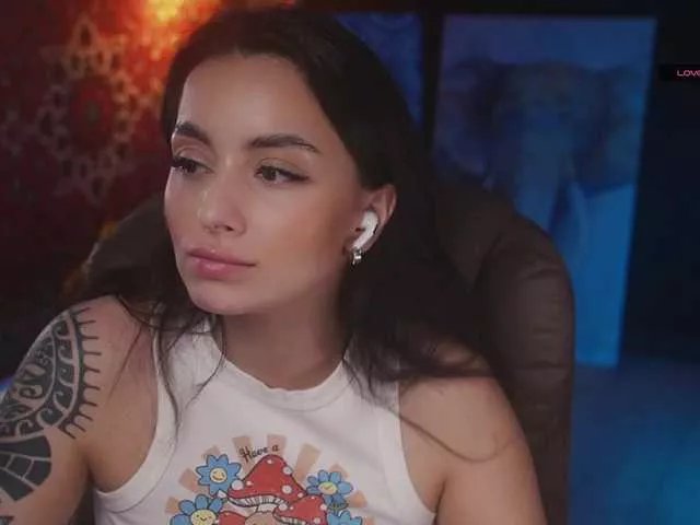 Freechat -Bombshell- on BongaCams