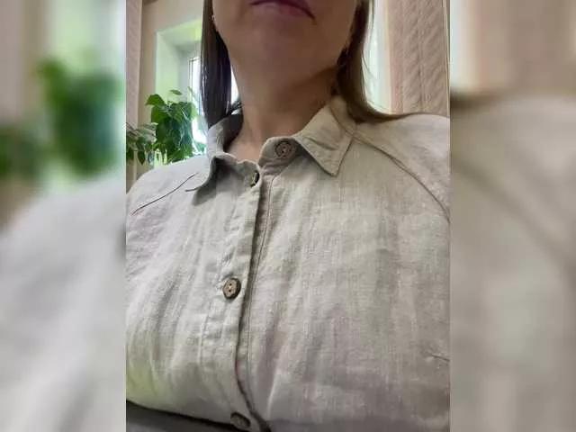 -Jolly- on BongaCams