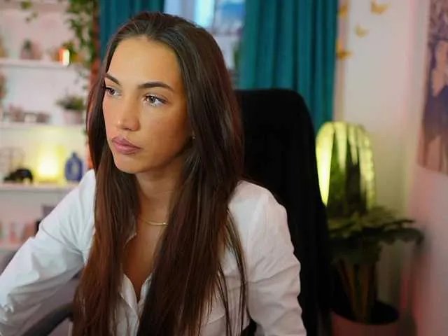 Offline AlexisLovee on BongaCams