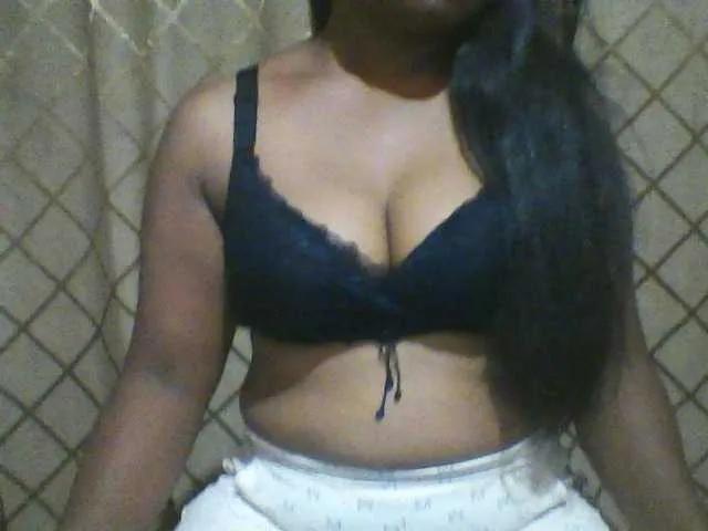 Freechat Amandinea on BongaCams