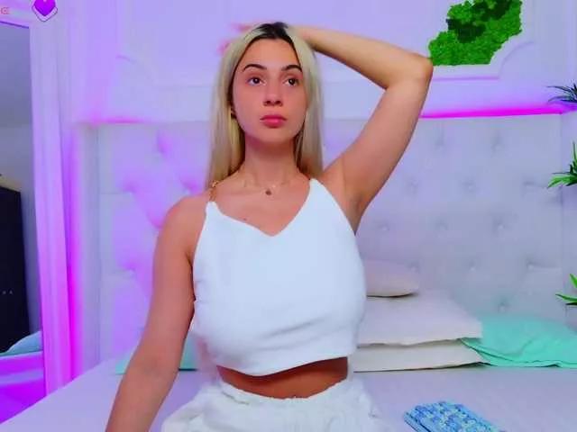 AriannaSins on BongaCams