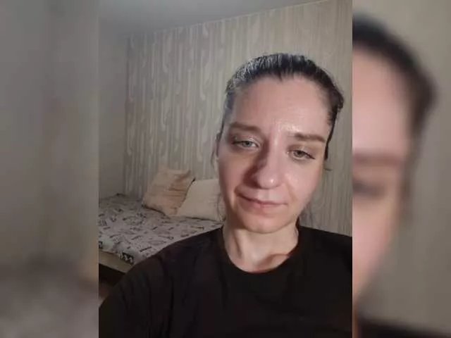 Offline BellaTasty on BongaCams