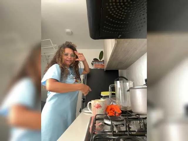 BongaCams Candela-lat is Freechat Candela-lat — look into your eyes and you tell me beautiful things