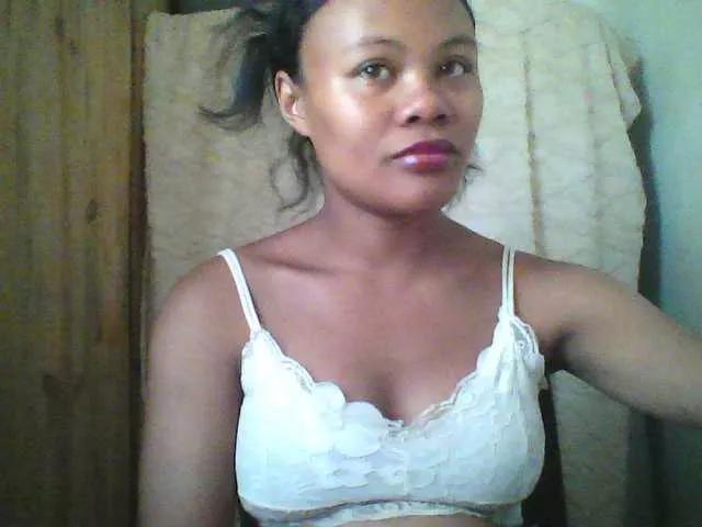 Dilliannah on BongaCams 