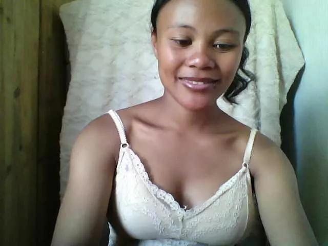 Dilliannah on BongaCams 