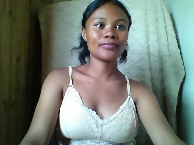 Dilliannah on BongaCams 