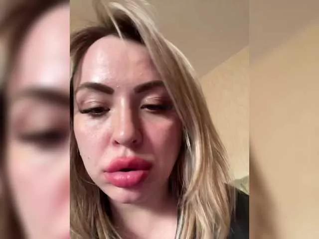 HollyDoll on BongaCams 