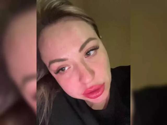 HollyDoll on BongaCams 