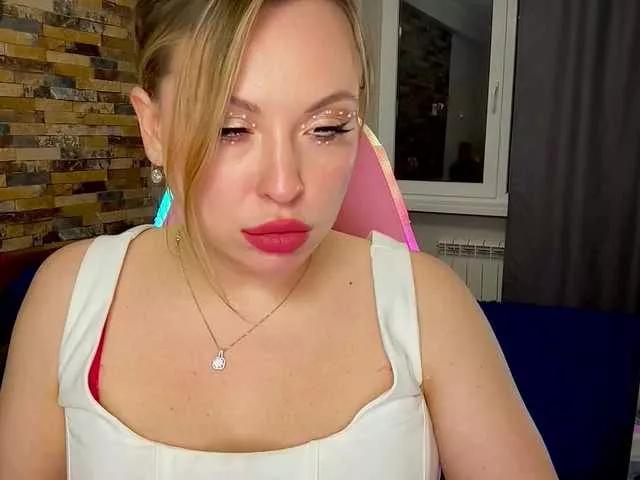 HollyDoll on BongaCams 