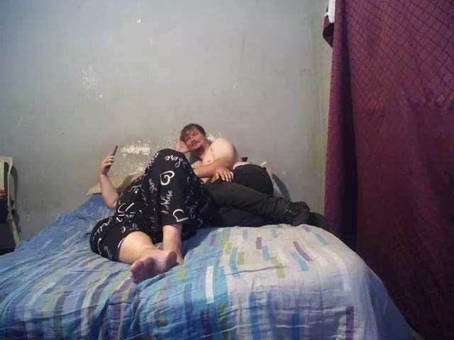 Hothouse18xxx on BongaCams 