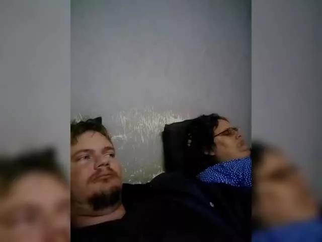 Hothouse18xxx on BongaCams 