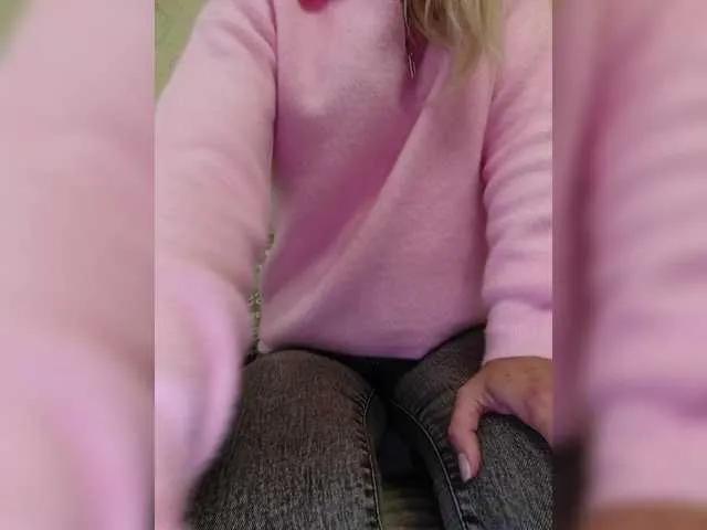 BongaCams Iam4u1 is Freechat Iam4u1 — Beautiful hot sex, good music, kind men with money)