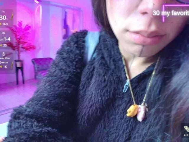 jenjen-purple on BongaCams 