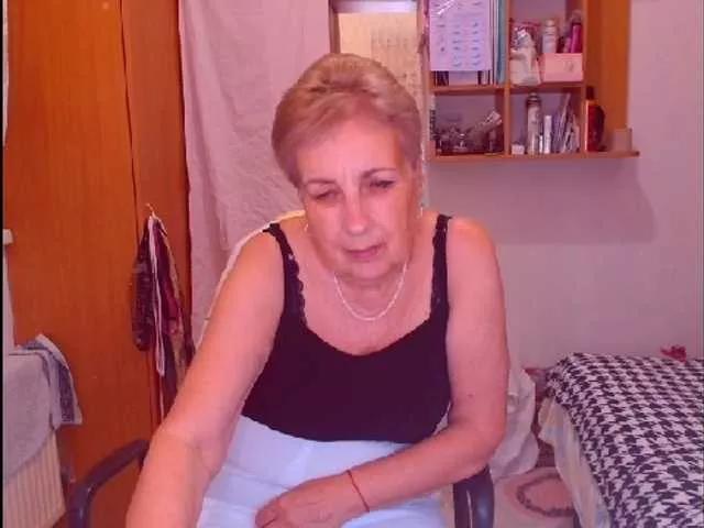 Kira9476 — Freechat on BongaCams