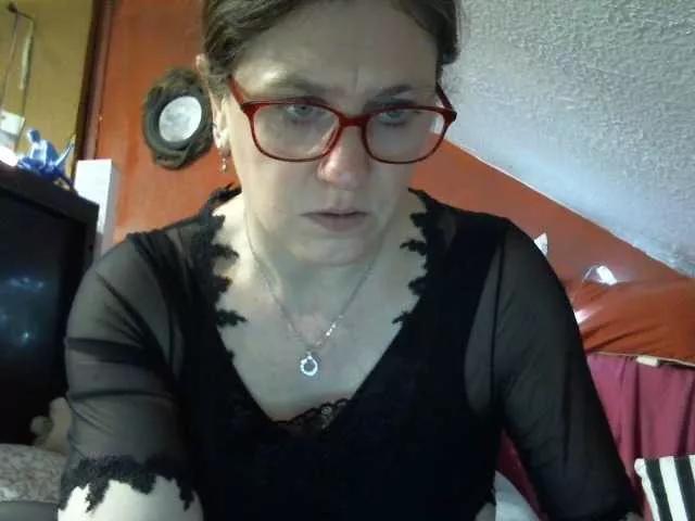 lanaxxx1 on BongaCams 