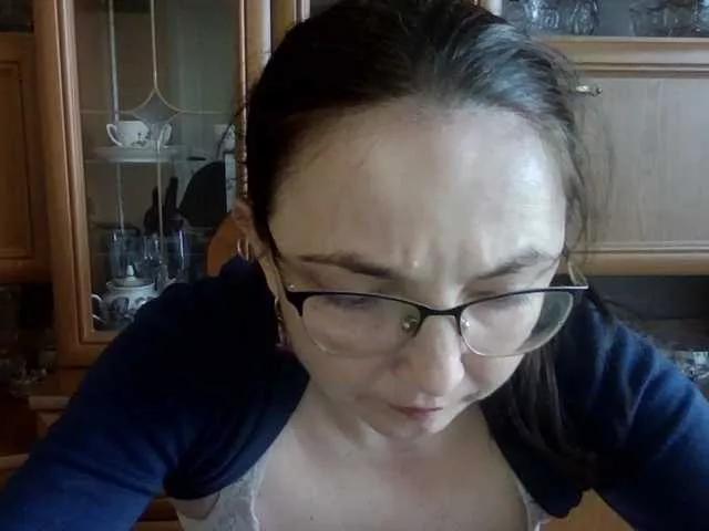 Larrisa3 on BongaCams 