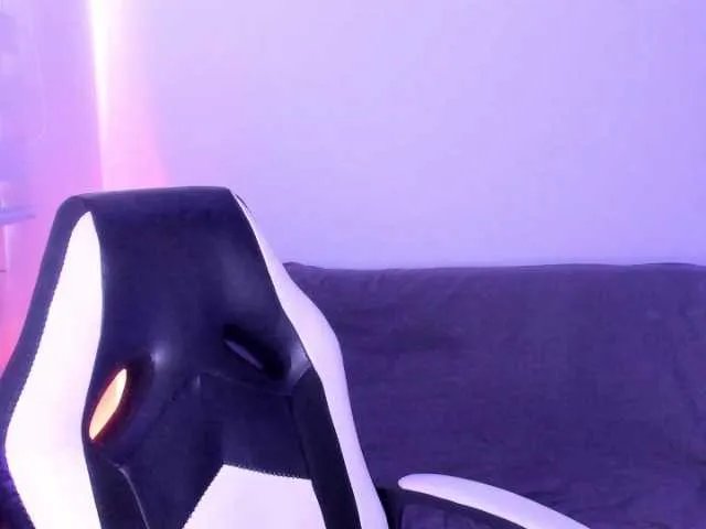 Offline LeeJhonson on BongaCams