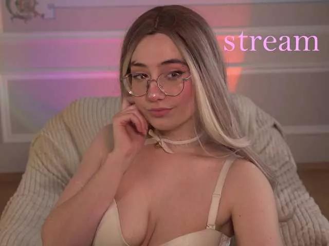 lili-meow on BongaCams