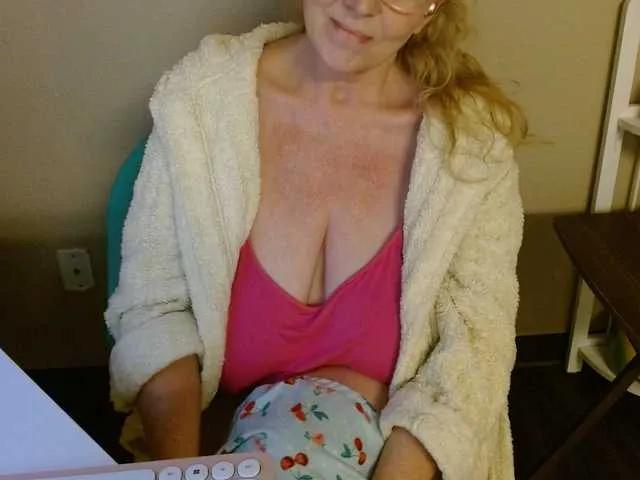 BongaCams LisaLinny is Freechat LisaLinny — Being treated with respect.