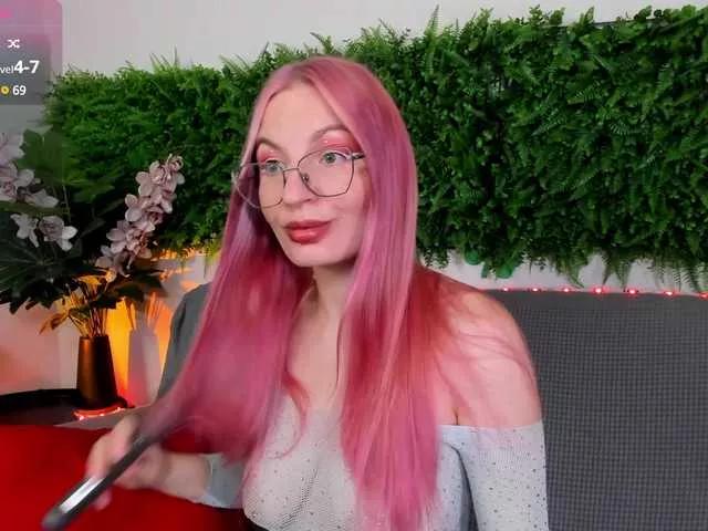 Luna-Velvet on BongaCams