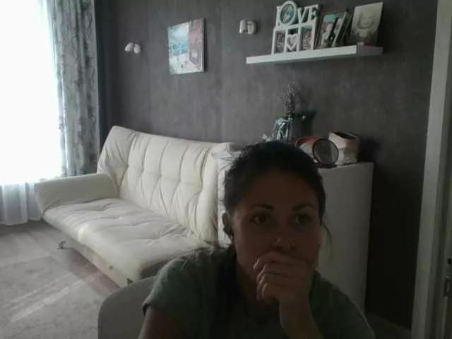 Freechat MarinaModel on BongaCams