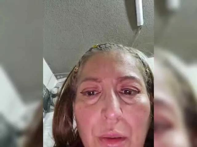 miatitsmature — MOSTRAR MIS TETAS Y QUE ME LAS TOQUEN