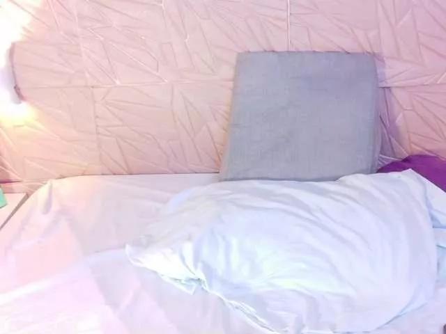 mommy-loves-cock on BongaCams 