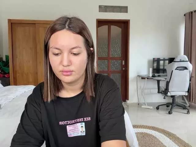 Nelly-Fischer on BongaCams