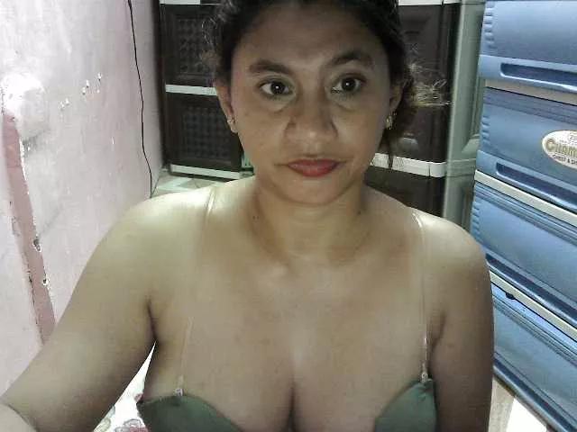 peenastyfame on BongaCams