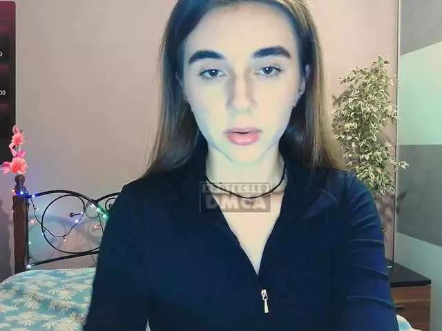 pollyshy on BongaCams