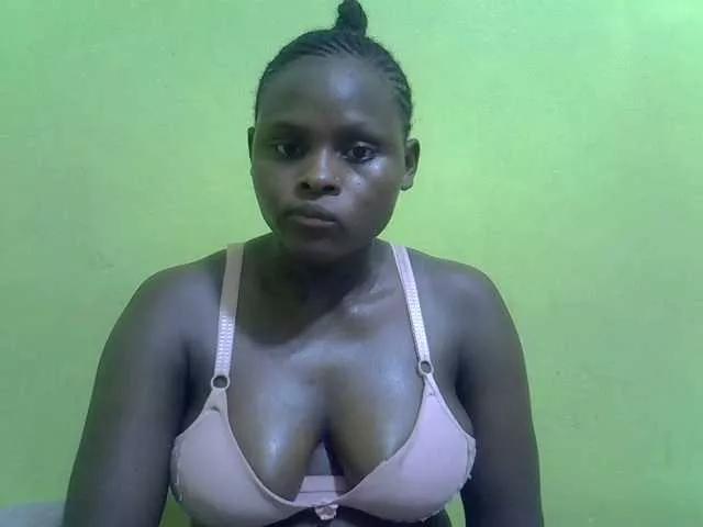 queendebbie on BongaCams 
