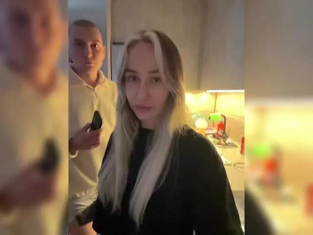 Freechat QueenKing on BongaCams