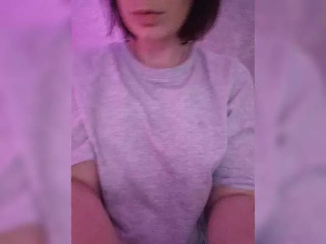 Offline RedAmethyst on BongaCams