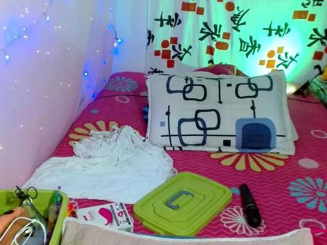 roouselatina1 on BongaCams 