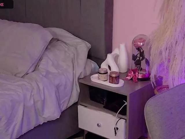 Sarah2Colliins on BongaCams