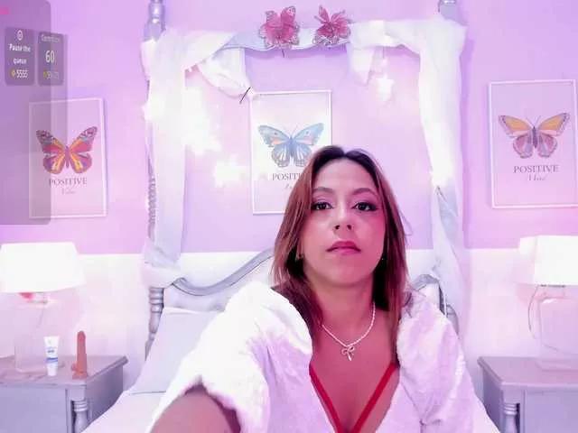 SexyLoveBee on BongaCams