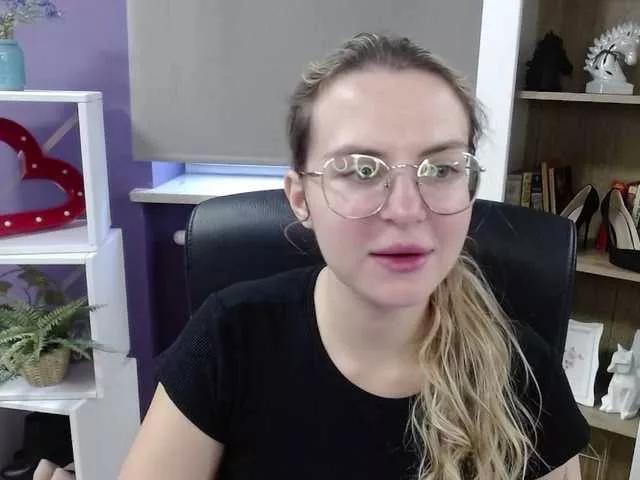 soft-zoey on BongaCams