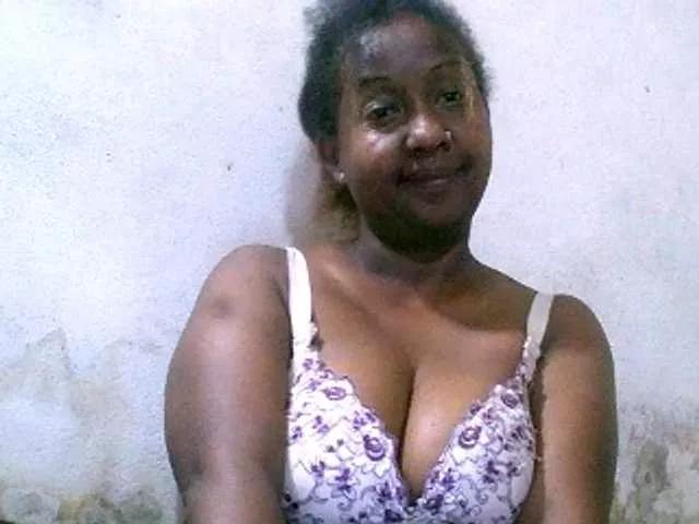 Freechat Sylivinaahh on BongaCams