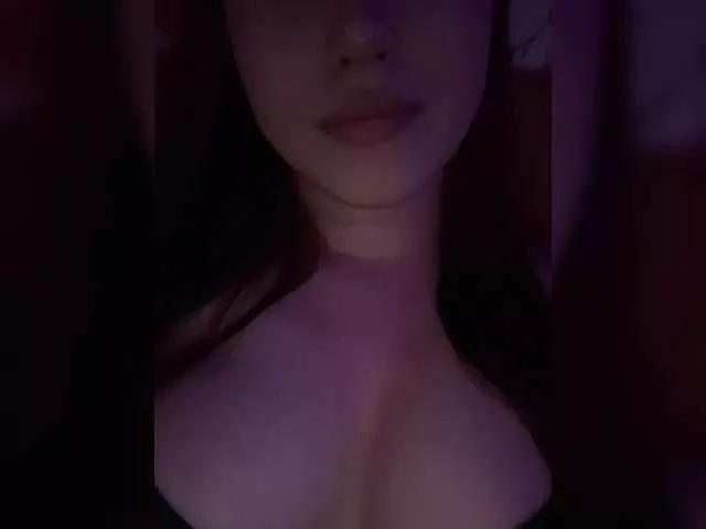wrmnlv on BongaCams