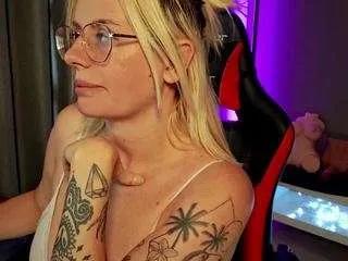 maaad-maxxx — Share cams on! Squirt show @ goal! [Multi Goal]
