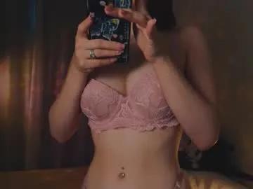 alice_miiiller — shaking her booty in the frame #new #18 #teen #bigboobs #daddy