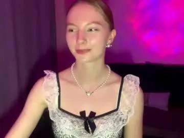 autumnroginson — GOAL: flash boobsHey, i'm Annie! Please, thumbs up, it will help me a lot!  #shy #new #18 #blonde #skinny [479 tokens remaining]