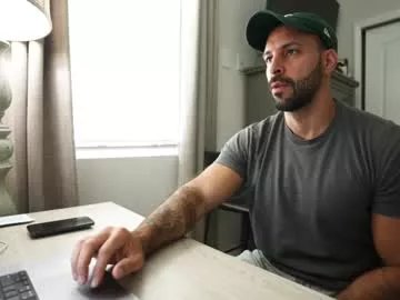 Freechat brucestryker on Chaturbate