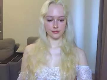caseylabow — Goal: Start my hot dildo show [498 tokens left] #anal #teen #cute #fuckmachine #natural