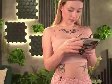 ella_knockers_xl on Chaturbate 