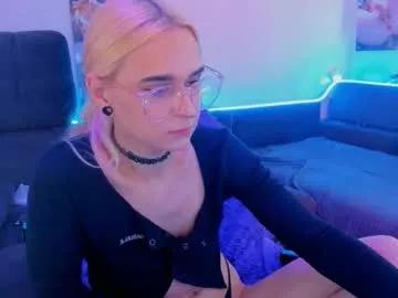 elli_26 — show ass [200 tokens left] #femboy #18 #young #lovense #cum