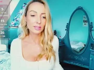 Freechat emilachat on Chaturbate