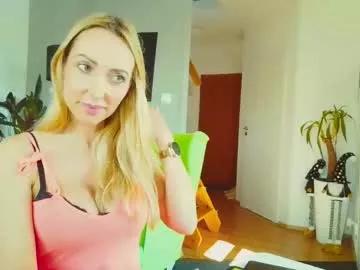 Freechat emilachat on Chaturbate