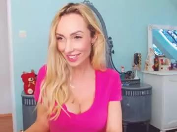 Freechat emilachat on Chaturbate