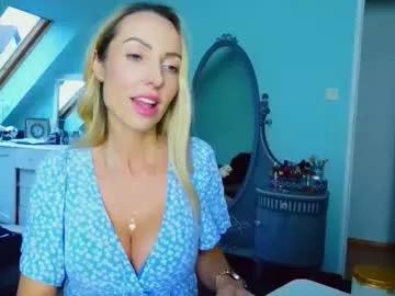 Freechat emilachat on Chaturbate